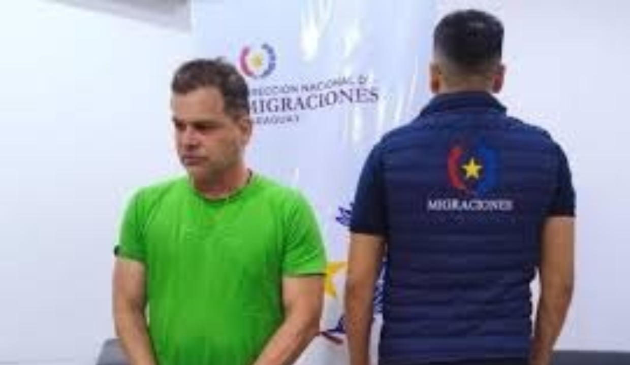 O ex-diretor-geral da PRF, Silvinei Vasques, algemado, de camiseta, verde