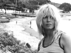 Brigitte Bardot em Búzios, em foto em preto e branco