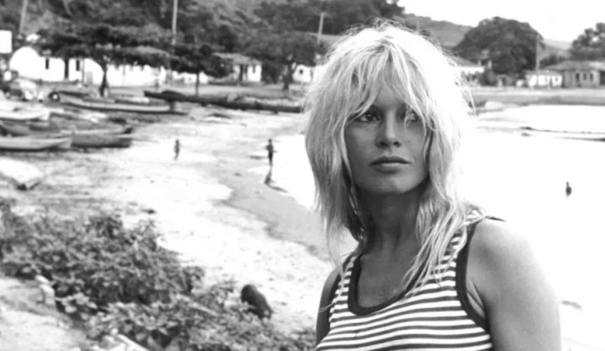 Brigitte Bardot em Búzios, em foto em preto e branco