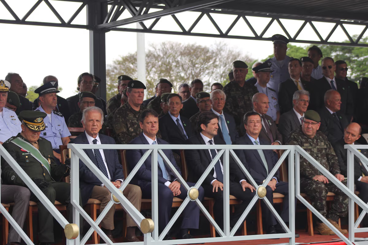 O governador Tarcísio de Freitas, durante solenidade no Comando Militar do Sudeste