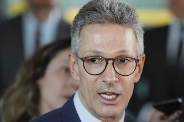 Zema descarta ser vice de Flávio Bolsonaro e reafirma candidatura própria ao Planalto: “Até o fim”