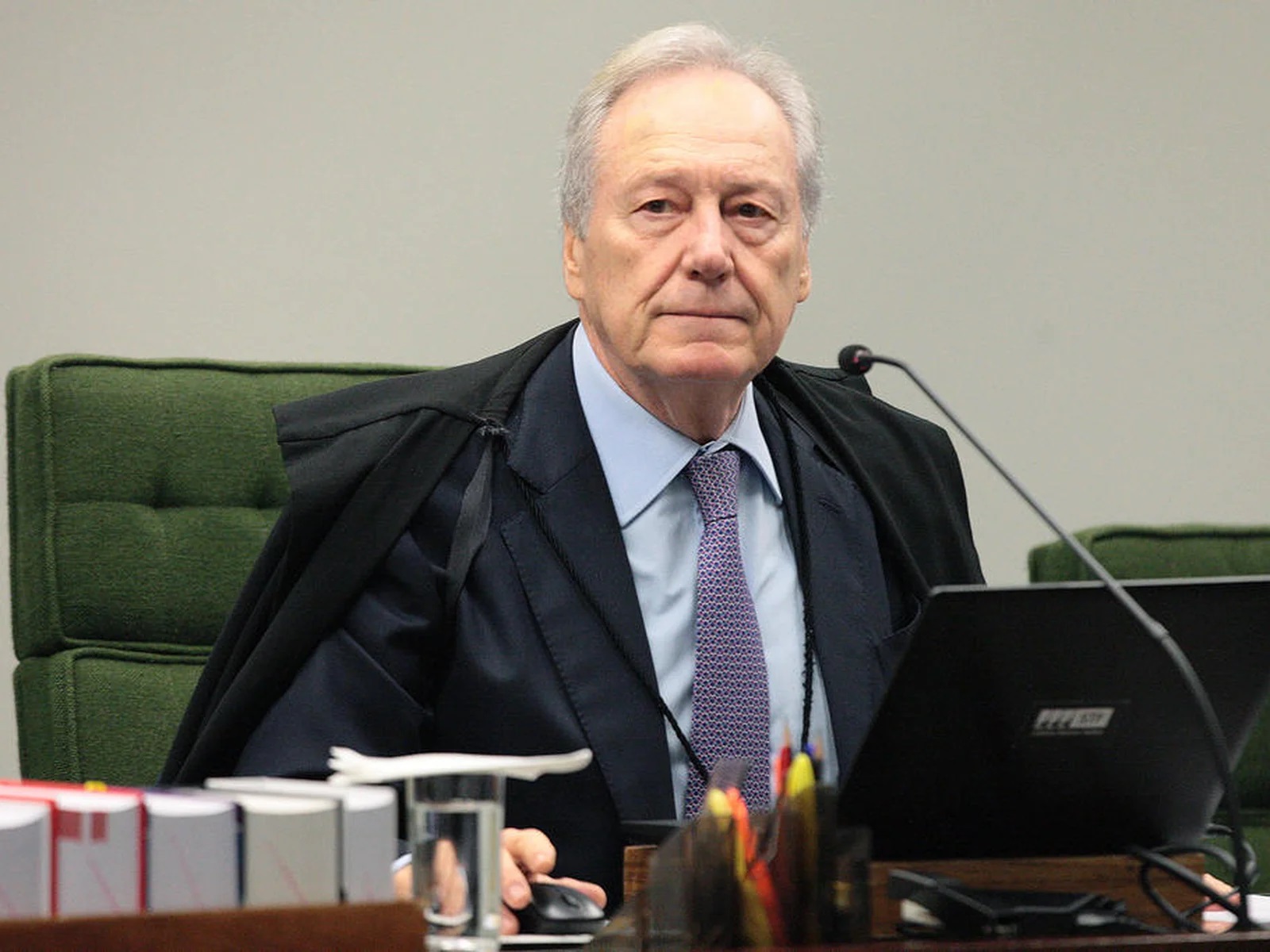 ministro da Justiça e Segurança Pública, Ricardo Lewandowski, sério, sentado