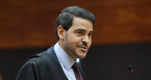O advogado-geral da União e indicado ao Supremo Tribunal Federal, Jorge Messias, falando, sério