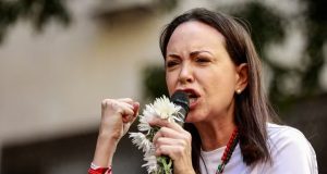 María Corina Machado gritando