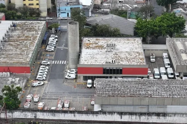 VÍDEO mostra carros parados em pátio da Enel durante apagão em SP