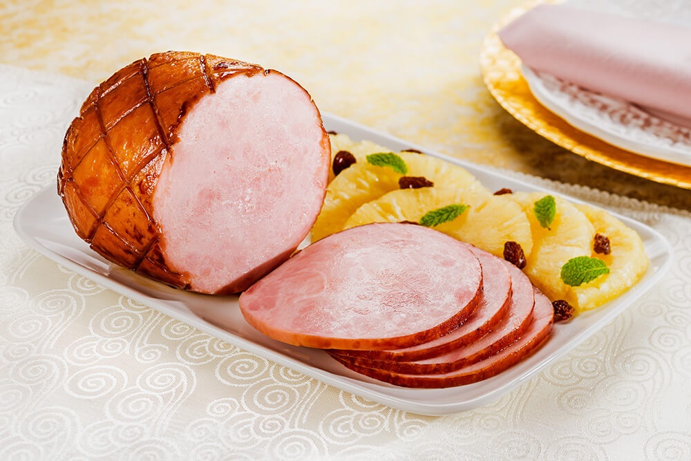 Tender fatiado com pedaços de abacaxi