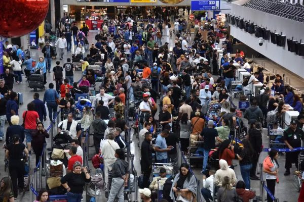 Caos em SP: aeroportos têm 344 voos cancelados após ventania histórica