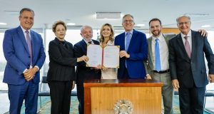 Presidente Lula durante cerimônia de anúncio da Rede Nacional de Hospitais e Serviços Inteligentes do SUS e de assinatura do contrato de empréstimo do NDB para implantação do primeiro Hospital Inteligente do Brasil