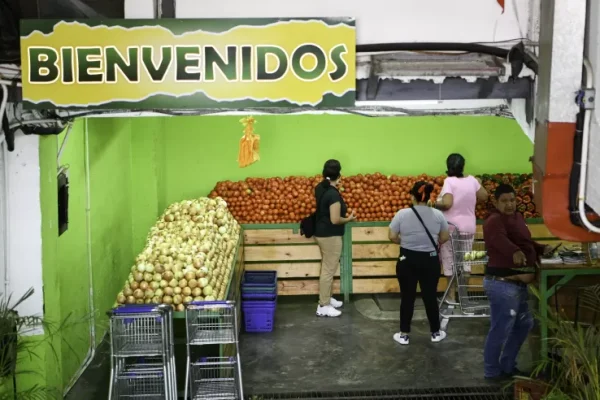 Preços de alimentos disparam na Venezuela após sequestro de Maduro pelos EUA