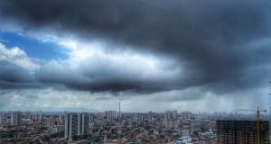 Dia chuvoso em Fortaleza, no Ceará