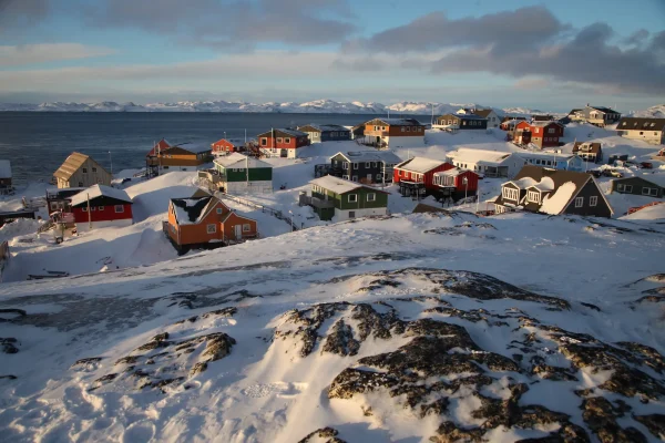 Groenlândia: derretimento do gelo expõe tesouro estratégico na mira de Trump