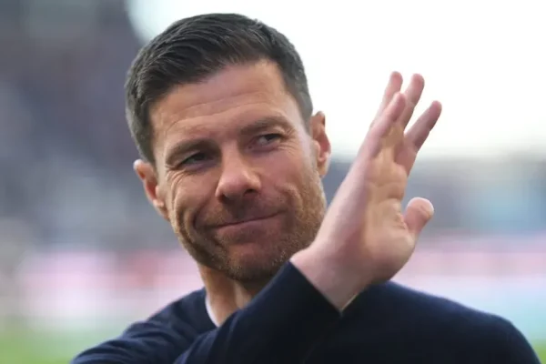 Os fatores que levaram à saída de Xabi Alonso do comando do Real Madrid