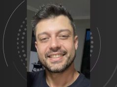 David Schmidt Prado sorrindo em foto no centro de montagem