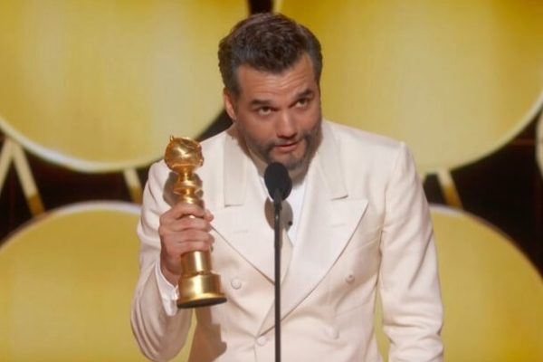 Jornalões temem o bolsonarismo e escondem declarações de Wagner Moura e Mendonça Filho