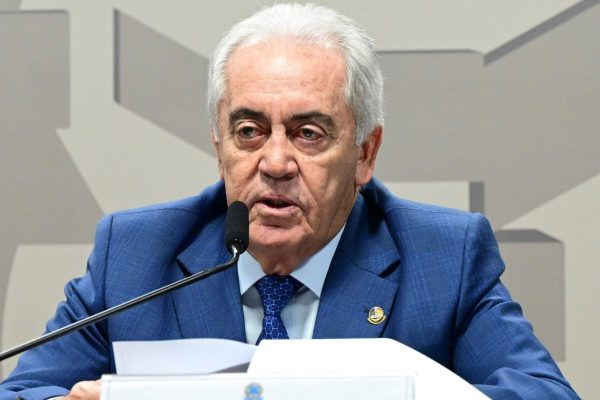 Otto Alencar é internado após mal-estar no interior da Bahia