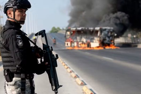 Ao menos 25 militares são mortos em ações para capturar traficante “El Mencho” no México