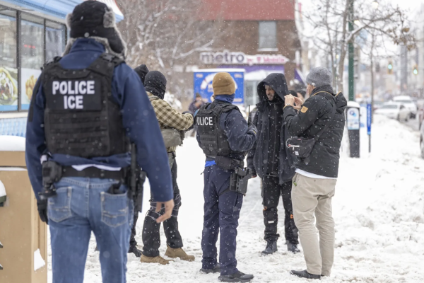 Trump anuncia saída de 700 agentes do ICE em Minnesota após protestos