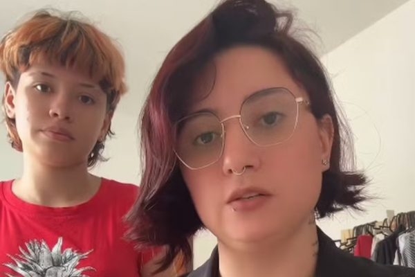 Mãe defende filha que se recusou a orar em escola: "Não é lugar de prática religiosa"