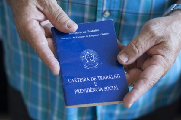 Sakamoto: patrões querem adiar fim da 6x1 botando raposa como gerente do galinheiro