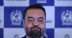 Cláudio Castro fazendo careta