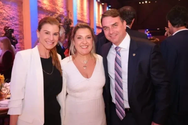 Estadão faz chamada de capa machista para tentar apresentar o Flávio ‘feminino’. Por Moisés Mendes