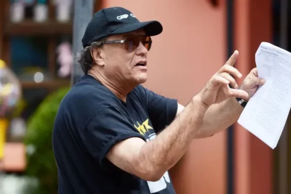 Dennis Carvalho, diretor de “Roque Santeiro” e "Sai de Baixo", morre aos 78 anos