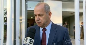 O ex-conselheiro do TCE-RJ (Tribunal de Contas do Estado do Rio de Janeiro), Domingos Brazão, dando entrevista para a Globo