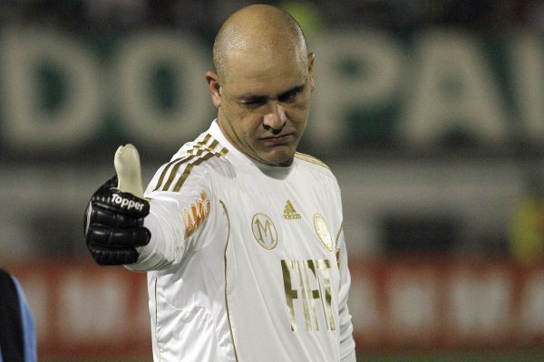 Machismo, apoio à homofobia e Hugo Souza: as "pisadas de bola" do ex-goleiro Marcos