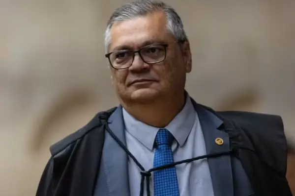 Flávio Dino e o dever de cumprir e fazer cumprir a Lei. Por Jeferson Miola