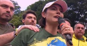 Carlos Bolsonaro (PL) em trio com Michelle