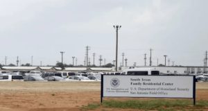 South Texas Family Residential Center, na cidade de Dilley