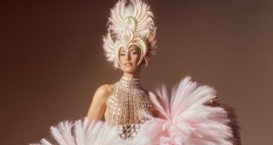 Camila Pitanga fantasiada, séria