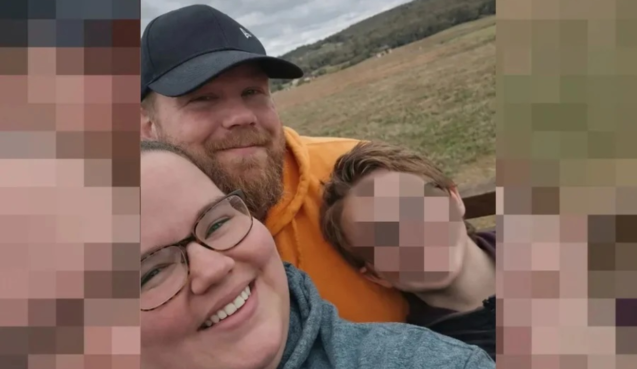 Clayton Dietz com a família em foto embaçada