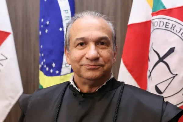 Desembargador que absolveu estuprador é afastado e alvo de operação da PF