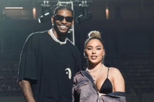 Noiva de Hugo Souza denuncia novos ataques racistas após confronto com Marcos