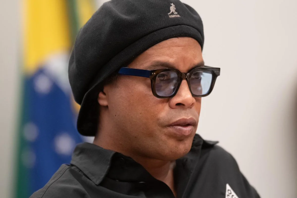 Sem autorização: Ronaldinho Gaúcho teve imóveis usados pelo Master para captação de R$ 330 milhões