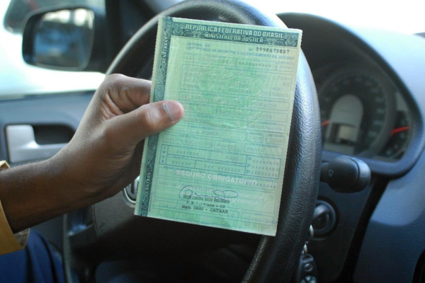 Poupatempo de SP faz mutirões para regularização de IPVA, ICMS e outros impostos