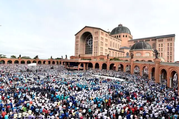 A pesquisa que expõe a redução do número de católicos no Brasil