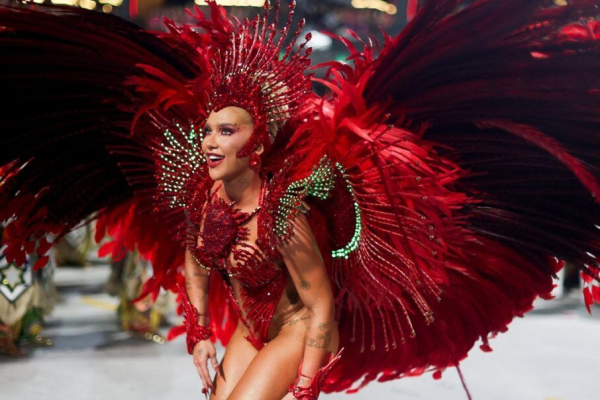 Virginia pagou para sambar? A estratégia da influencer para expor a própria marca na Sapucaí