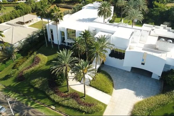 Justiça manda leiloar mansão de Ana Hickmann em SP; entenda