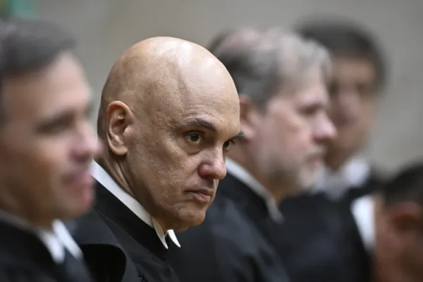 Ministro do STF defende Moraes e diz que atacá-lo virou “esporte da moda”