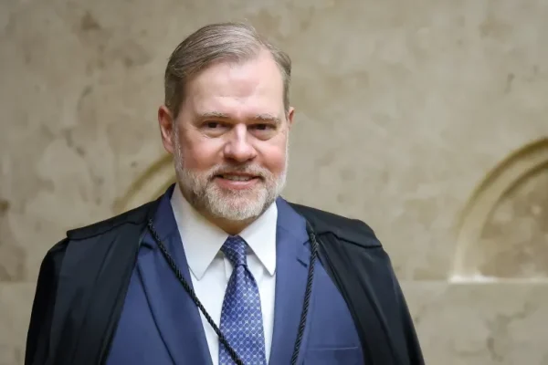 Sakamoto: Toffoli jogou na fogueira quem o salvou e abriu o alçapão no fundo do poço