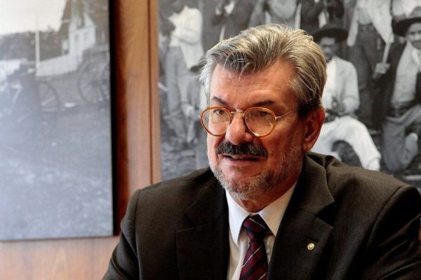 Ministro do STJ tentou agarrar jovem três vezes e estava "visivelmente excitado", diz acusação