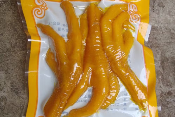 Com apetite da China, pé de galinha deixa status de sobra e vira produto estratégico do Brasil