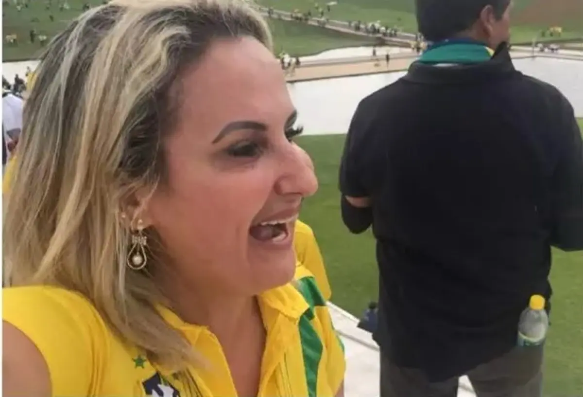 Terceira fugitiva do 8/1 é deportada pelos EUA e presa no Brasil