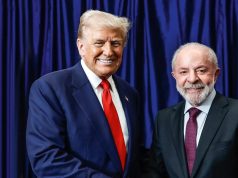 O presidente dos Estados Unidos, Donald Trump, e o presidente Luiz Inácio Lula da Silva (PT) sorrindo para a câmera