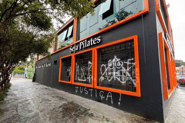 Dono de academia orientou funcionário sobre químicos antes de aluna morrer; veja prints