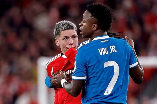 Jogador do Benfica é suspenso por racismo contra Vini Jr.
