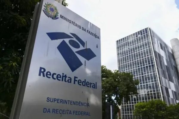 Funcionários da Receita venderam dados de ministros por R$ 250