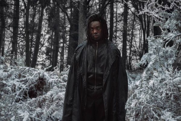 Ator negro de “Harry Potter” é ameaçado por fãs racistas da série: "Desista ou vou te matar"